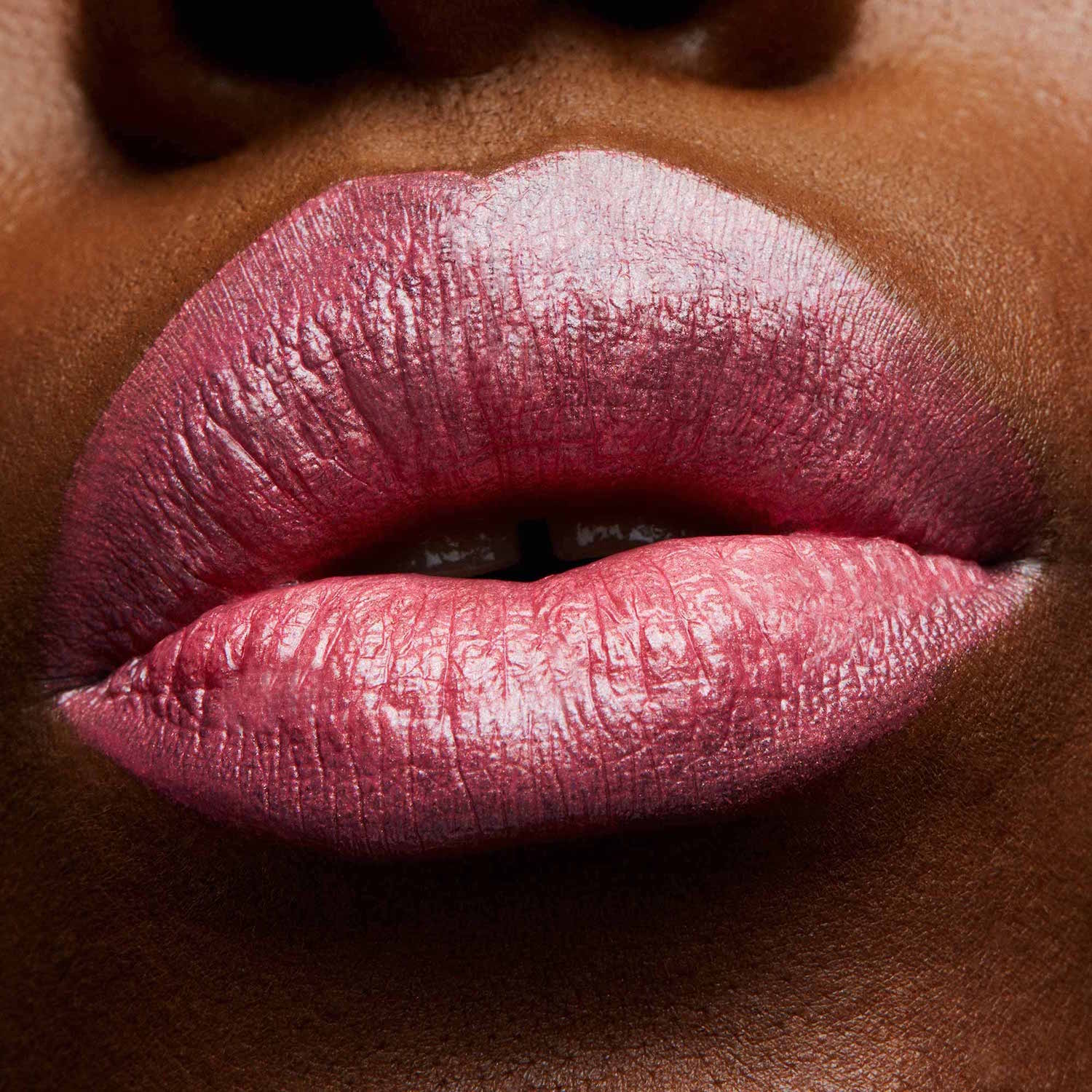 FROST LIPSTICK (LABIAL EN BARRA ACABADO APERLADO)